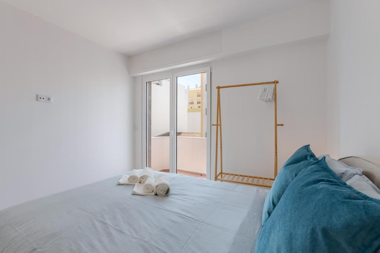 アルマカオ・デ・ペラT2 Rosa Dos Ventos, A/C & Terrace - Casas & Papeisアパートメント エクステリア 写真